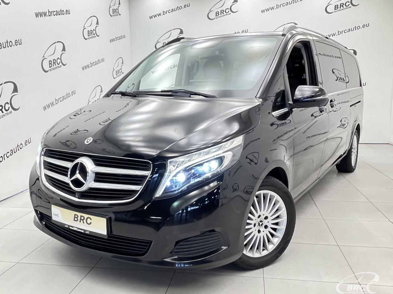 Mercedes-Benz V250 | 40