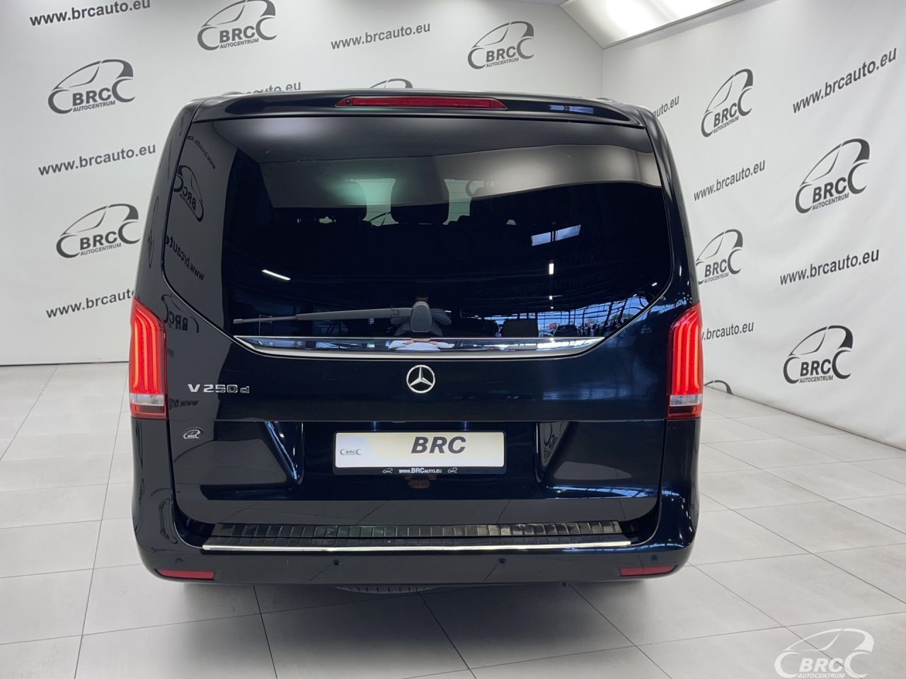 Mercedes-Benz V250 | 43