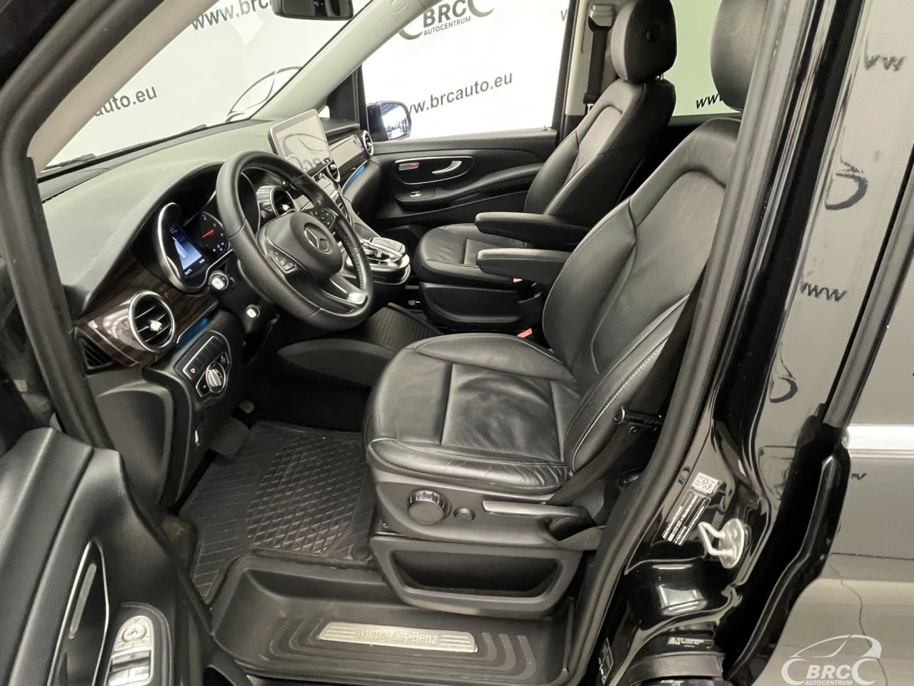 Mercedes-Benz V250 | 20