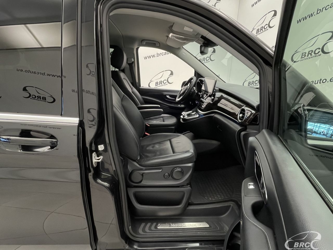 Mercedes-Benz V250 | 3