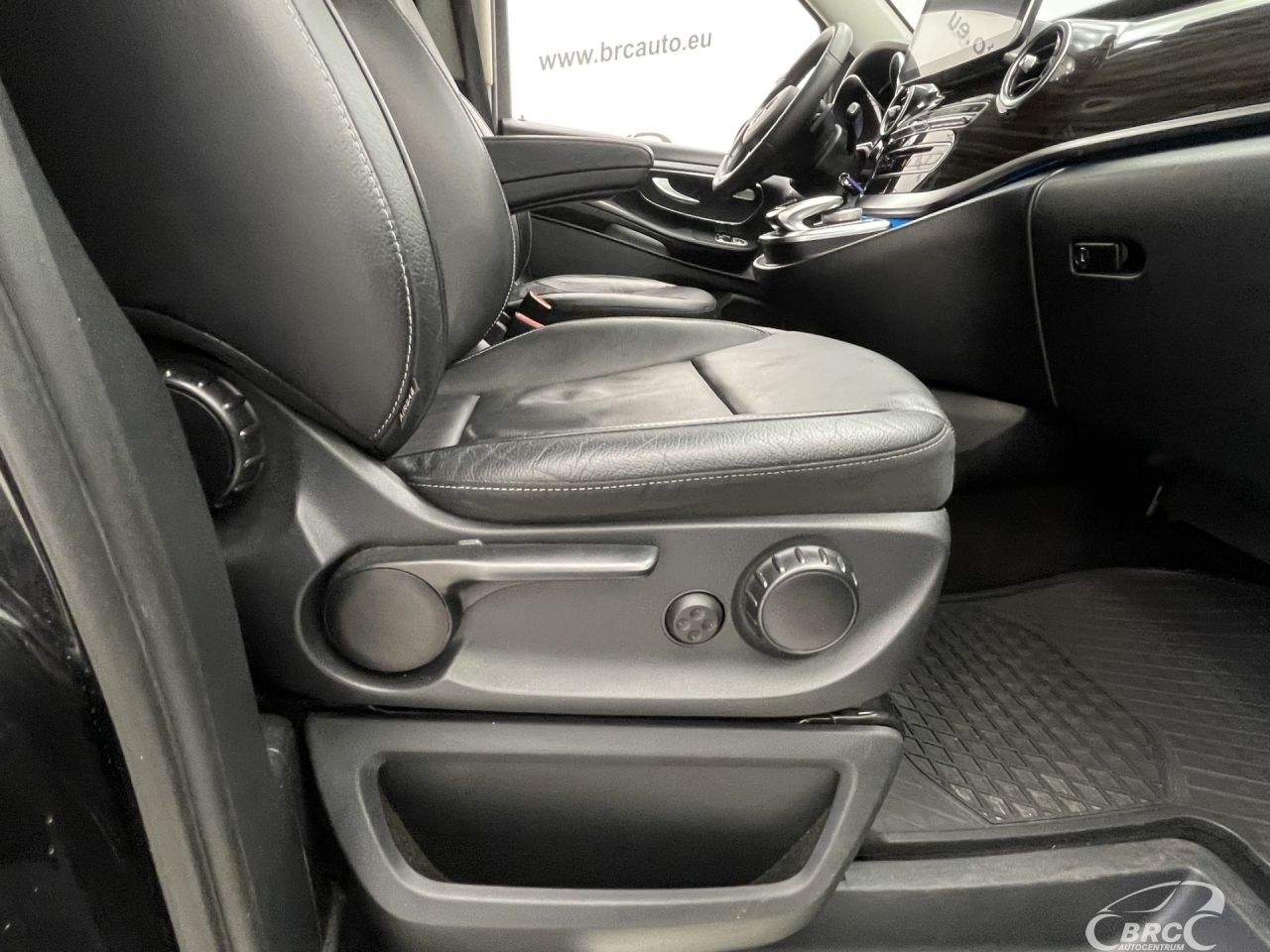 Mercedes-Benz V250 | 5