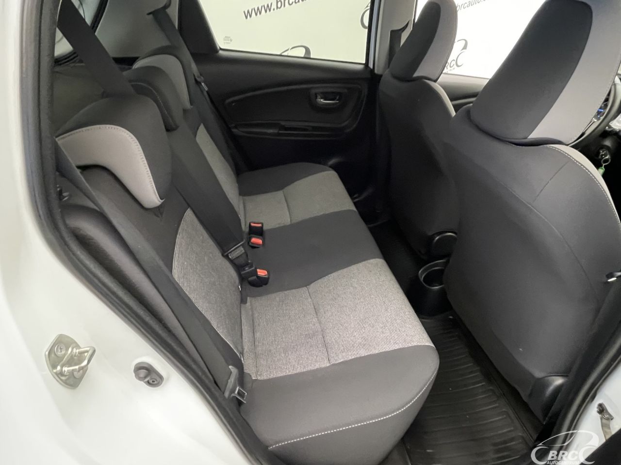 Toyota Yaris | 10