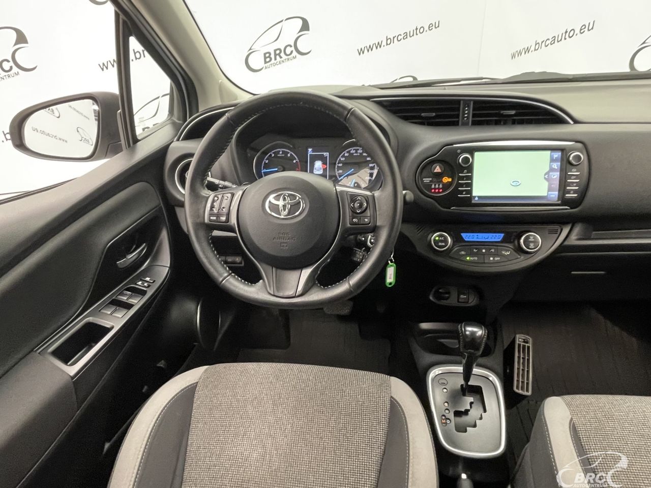 Toyota Yaris | 13