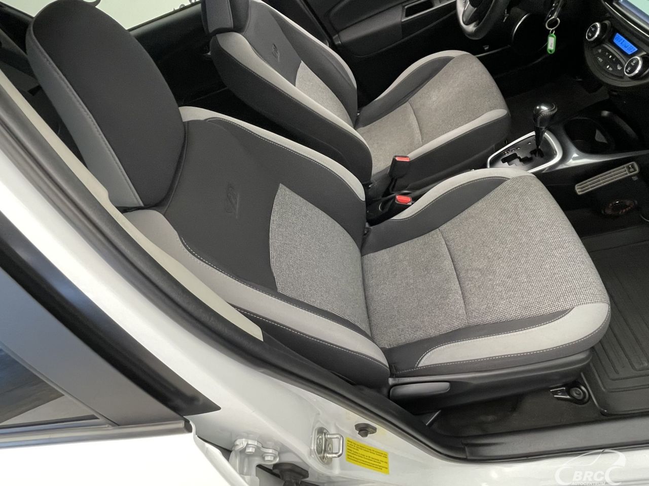 Toyota Yaris | 4