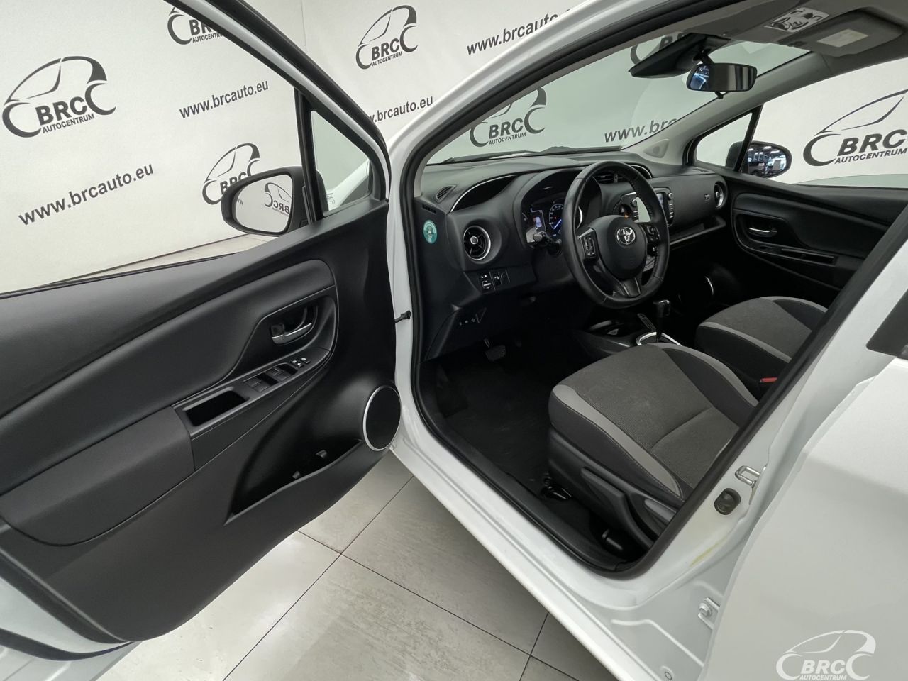 Toyota Yaris | 19
