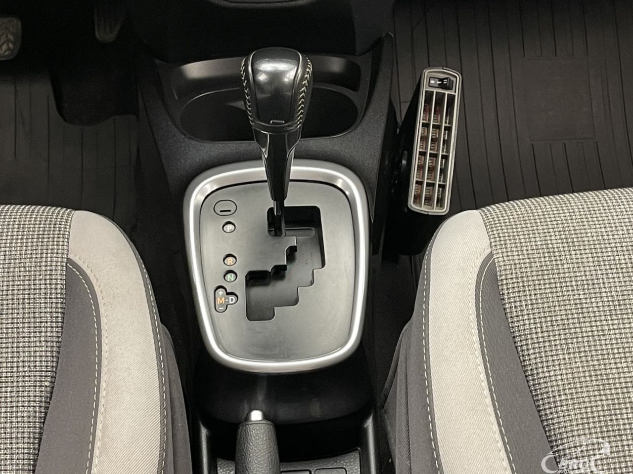 Toyota Yaris | 17