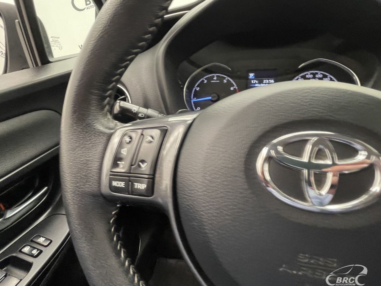 Toyota Yaris | 29
