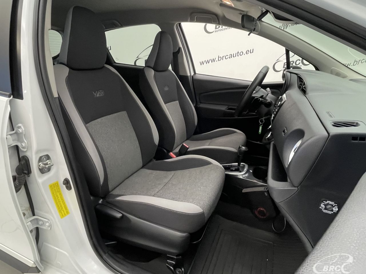 Toyota Yaris | 6