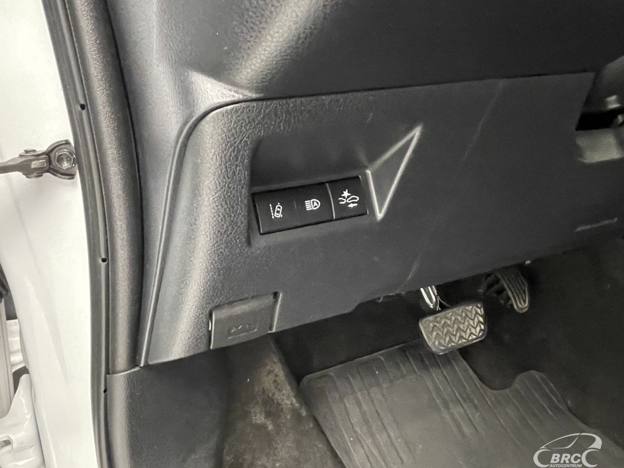 Toyota Yaris | 24