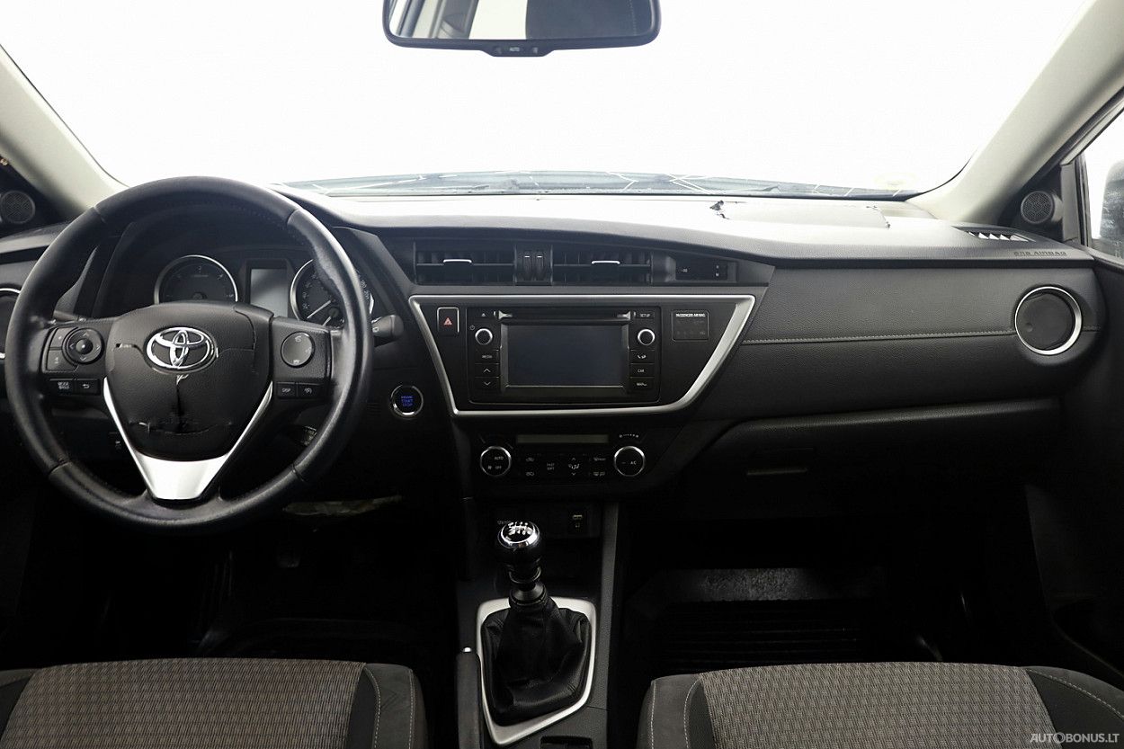 Toyota Auris | 4