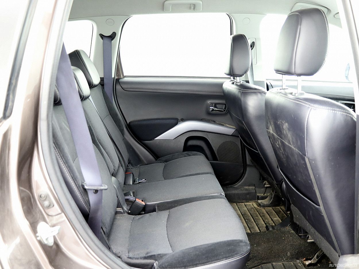 Mitsubishi Outlander | 6