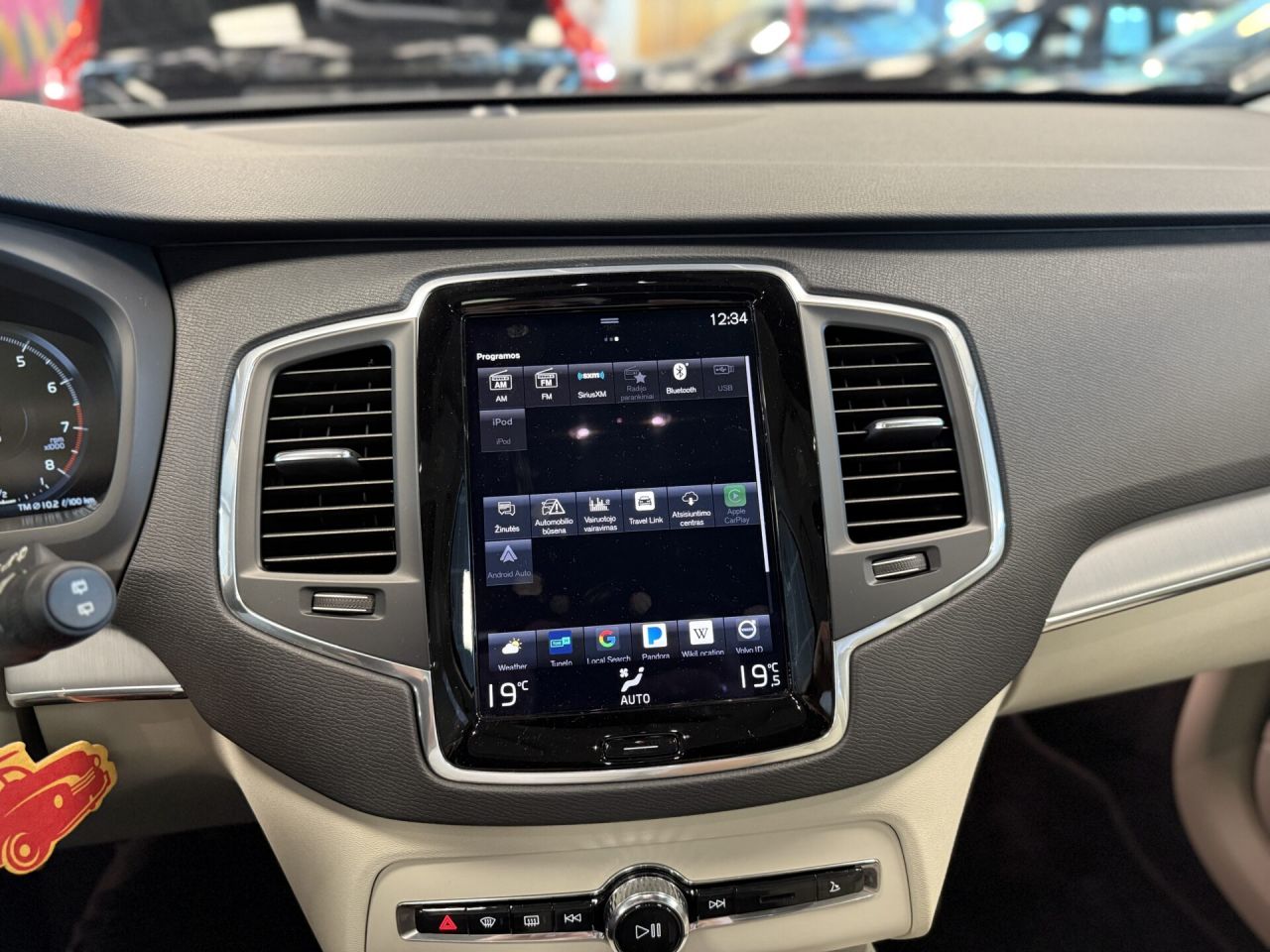Volvo XC90 | 7