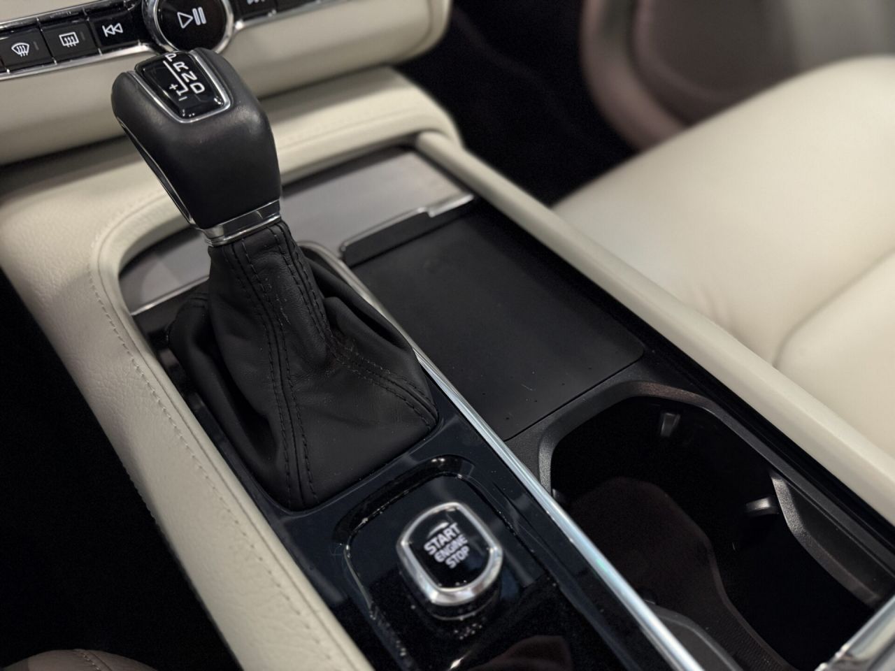 Volvo XC90 | 11