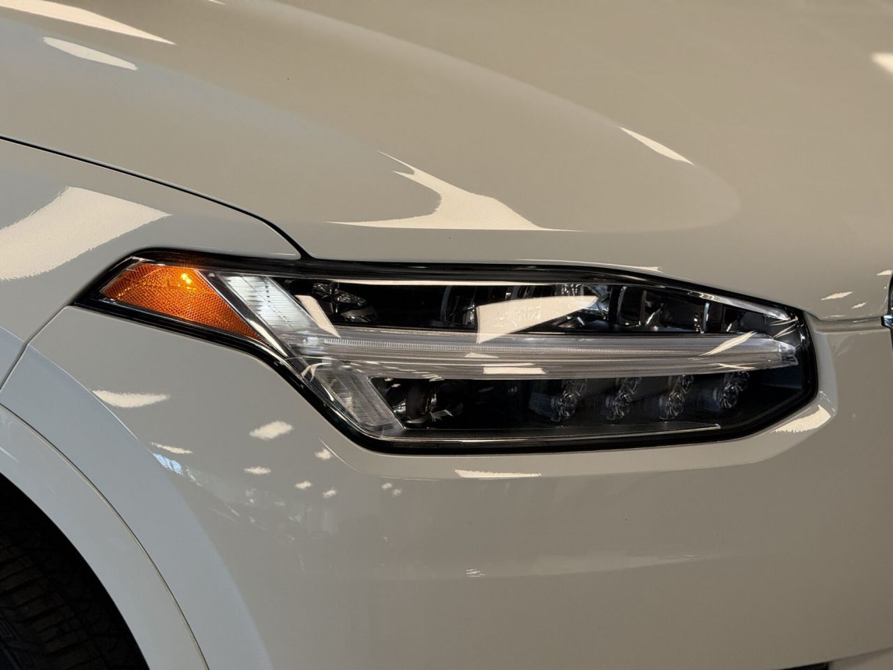 Volvo XC90 | 27