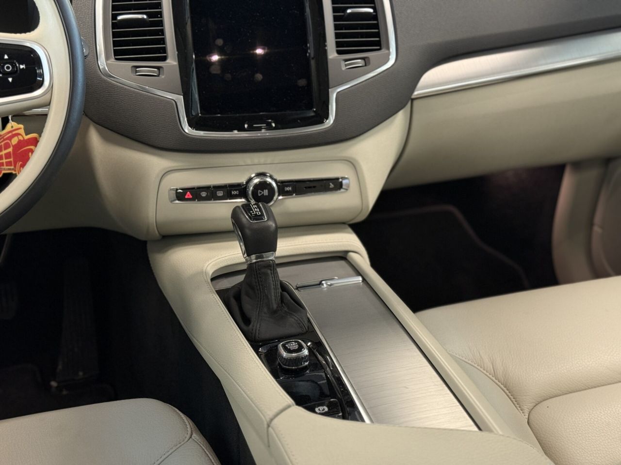 Volvo XC90 | 16