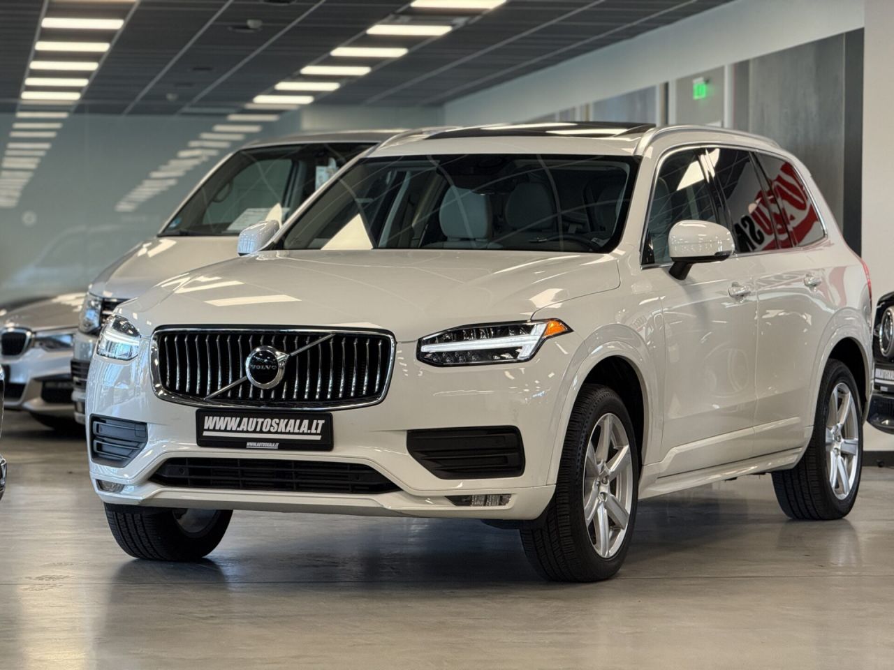 Volvo XC90 | 23
