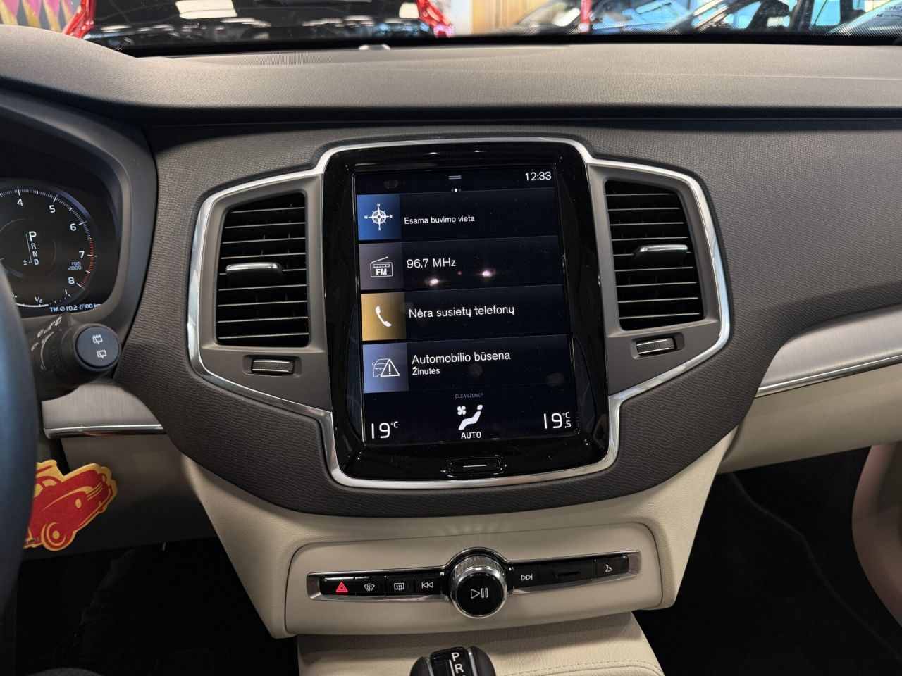 Volvo XC90 | 9