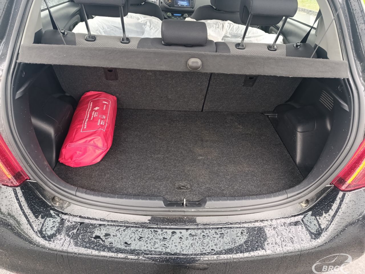 Toyota Yaris | 13