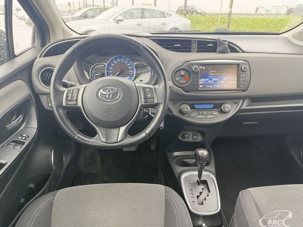 Toyota Yaris | 6
