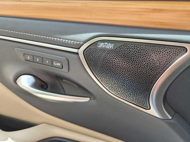 Lexus ES 300h | 22