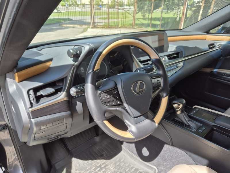 Lexus ES 300h | 8