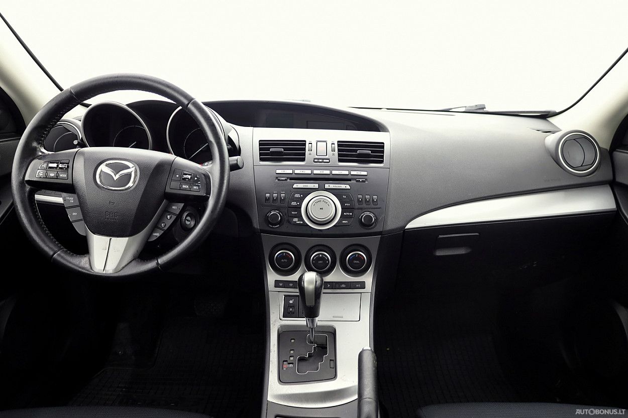 Mazda 3 | 4