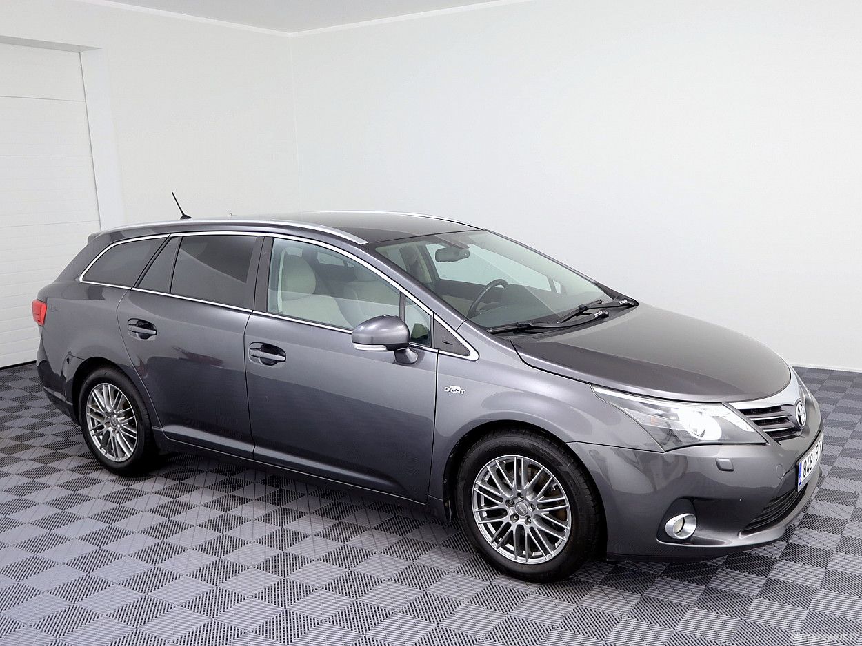 Toyota Avensis, 2.2 l., Универсал