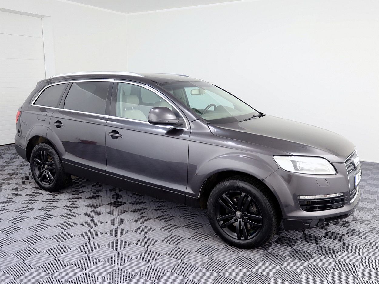 Audi Q7, 3.0 l., cross-country