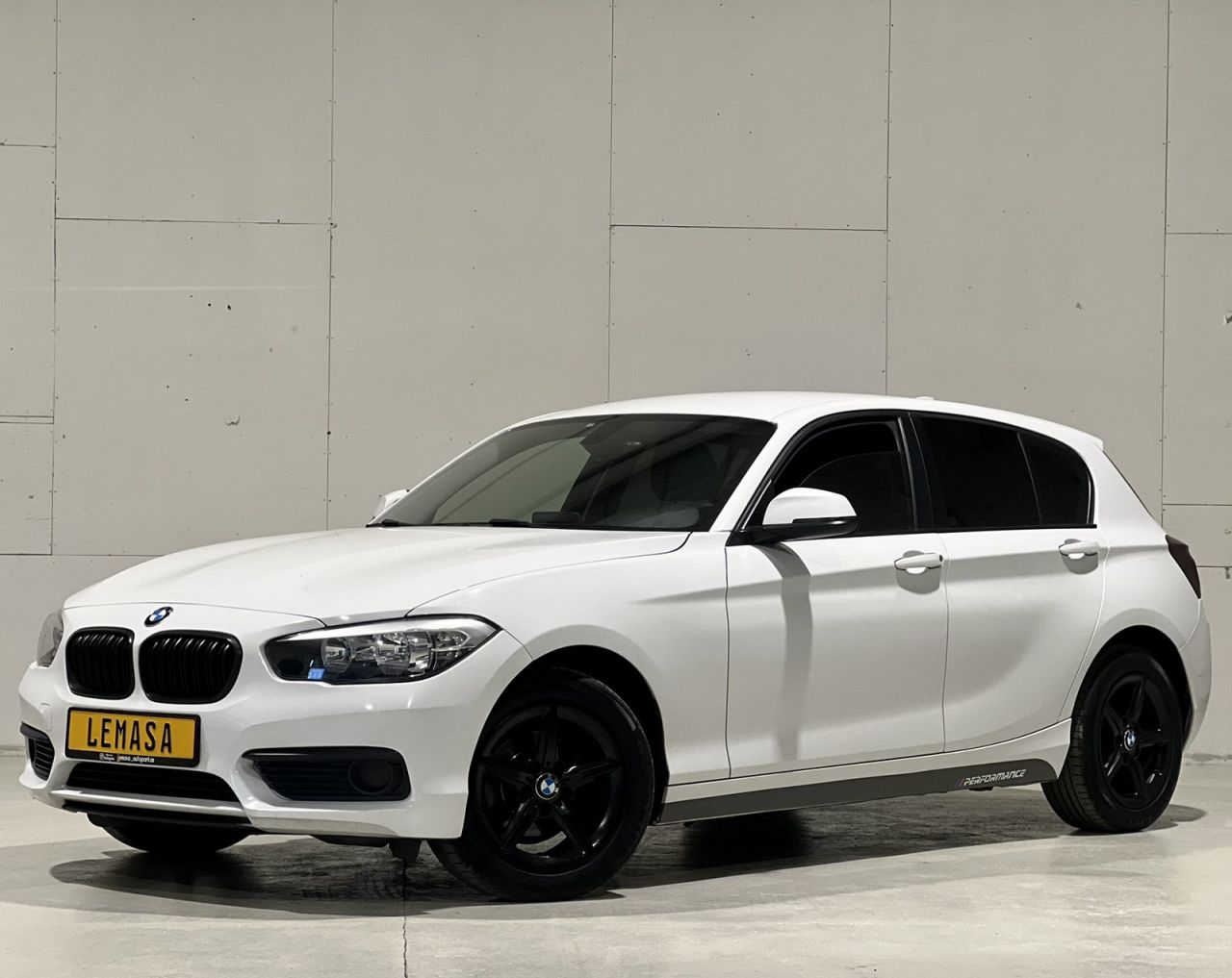 BMW 120, Хэтчбек