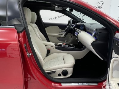 Mercedes-Benz CLA200 | 3