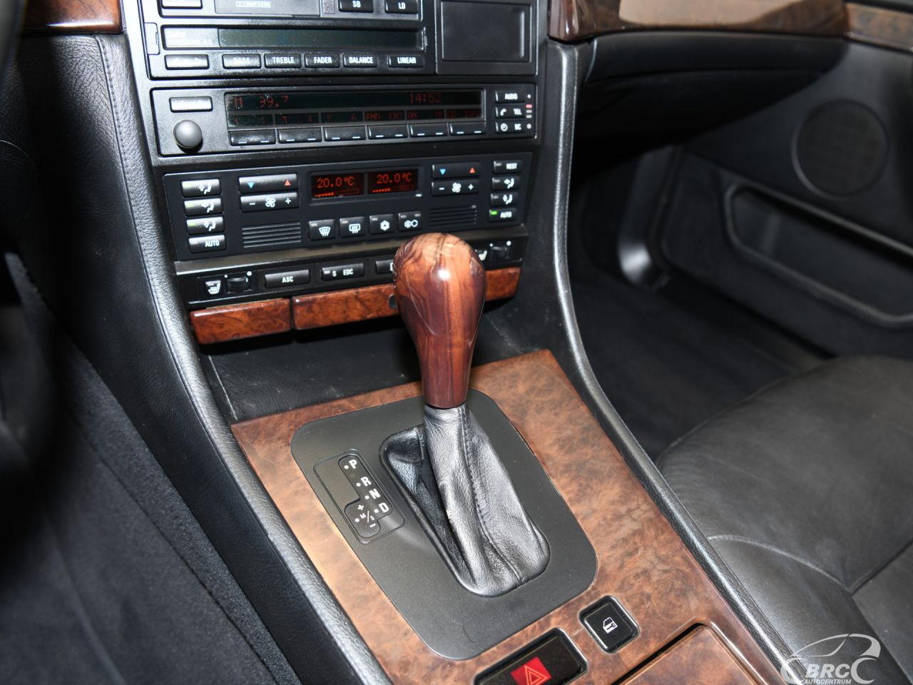 BMW 750 | 27
