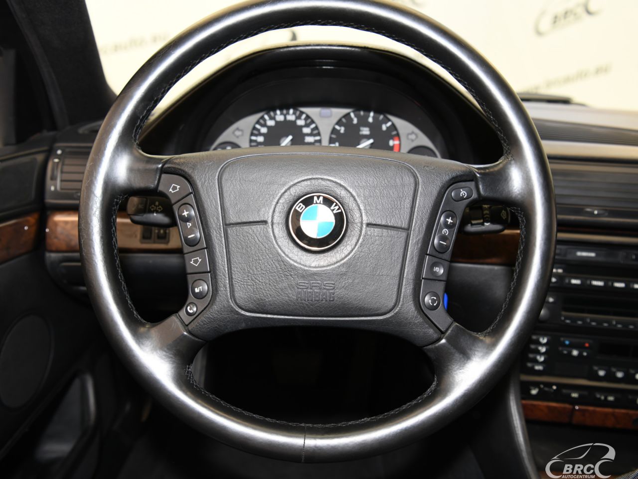 BMW 750 | 29