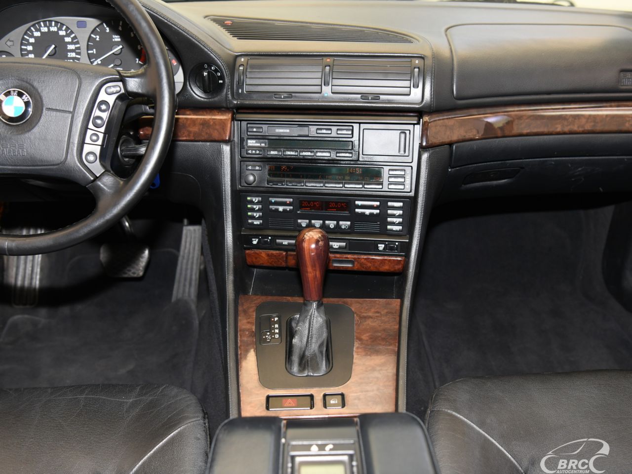 BMW 750 | 16