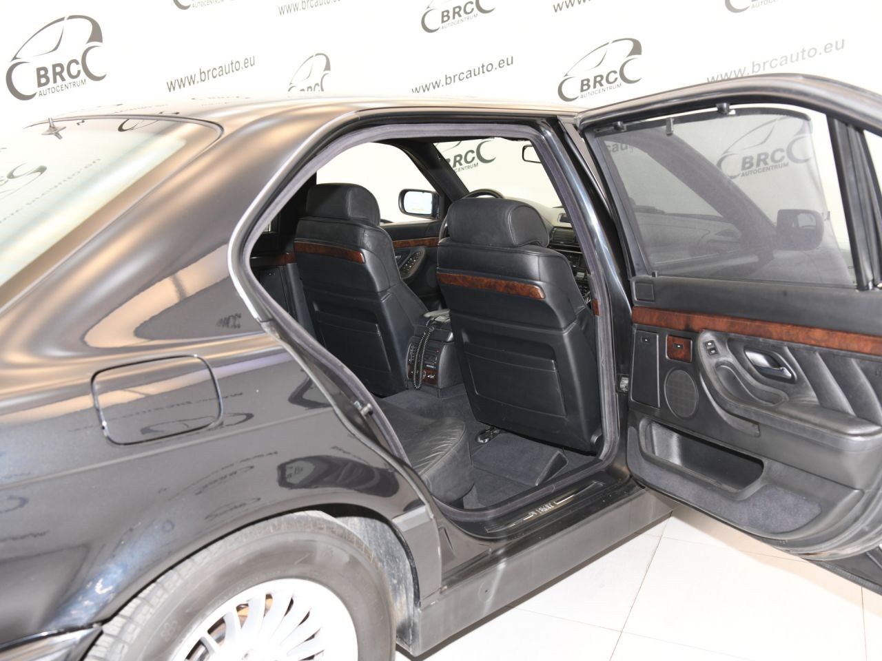 BMW 750 | 12