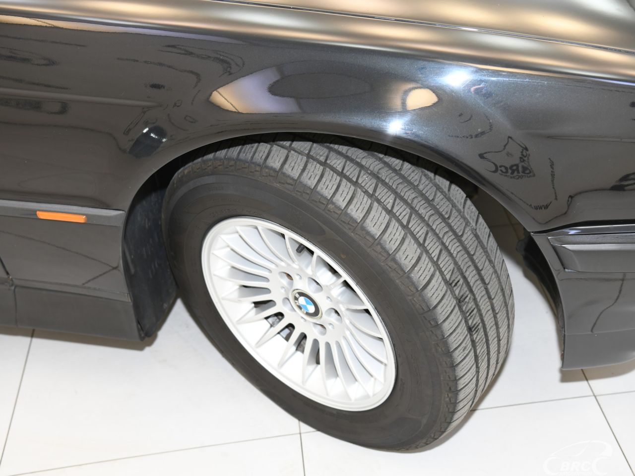 BMW 750 | 40