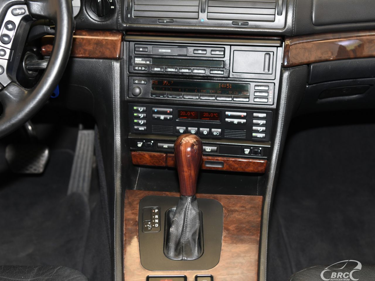 BMW 750 | 18