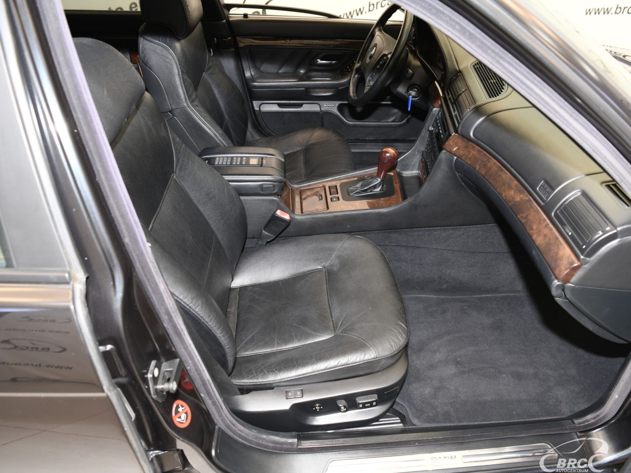 BMW 750 | 4