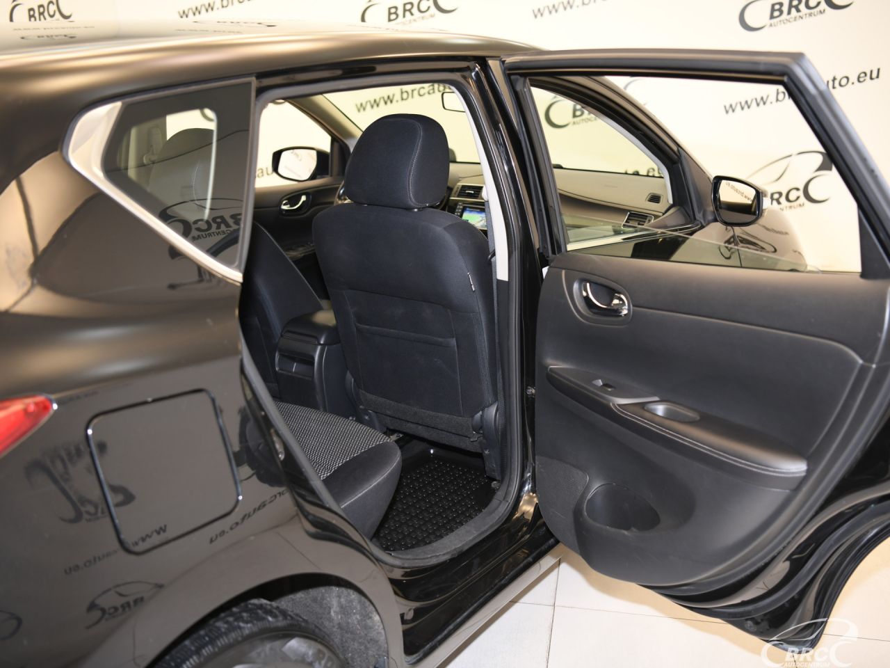 Nissan Pulsar | 11