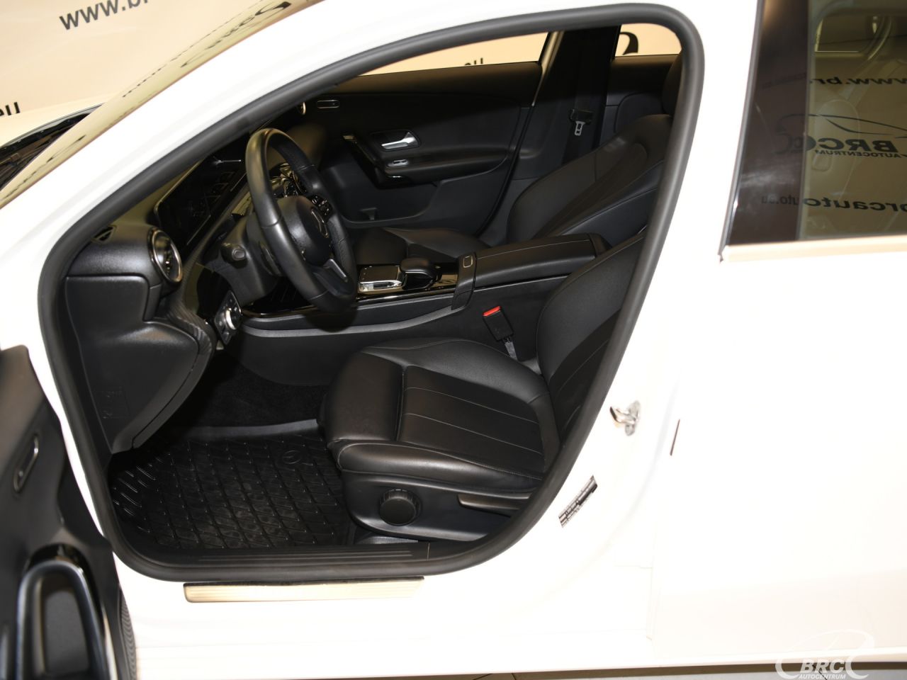 Mercedes-Benz A180 | 18