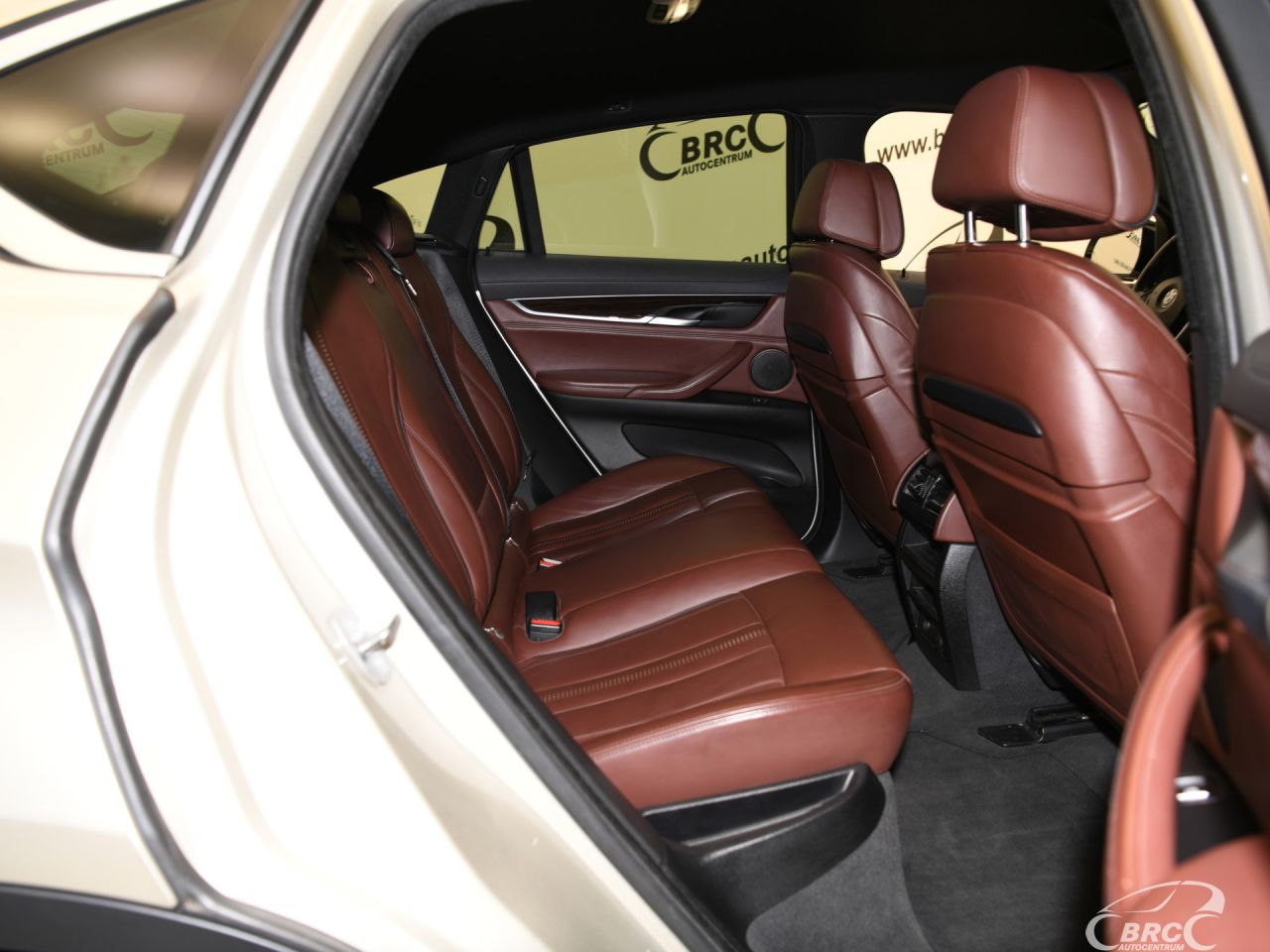 BMW X6 | 10