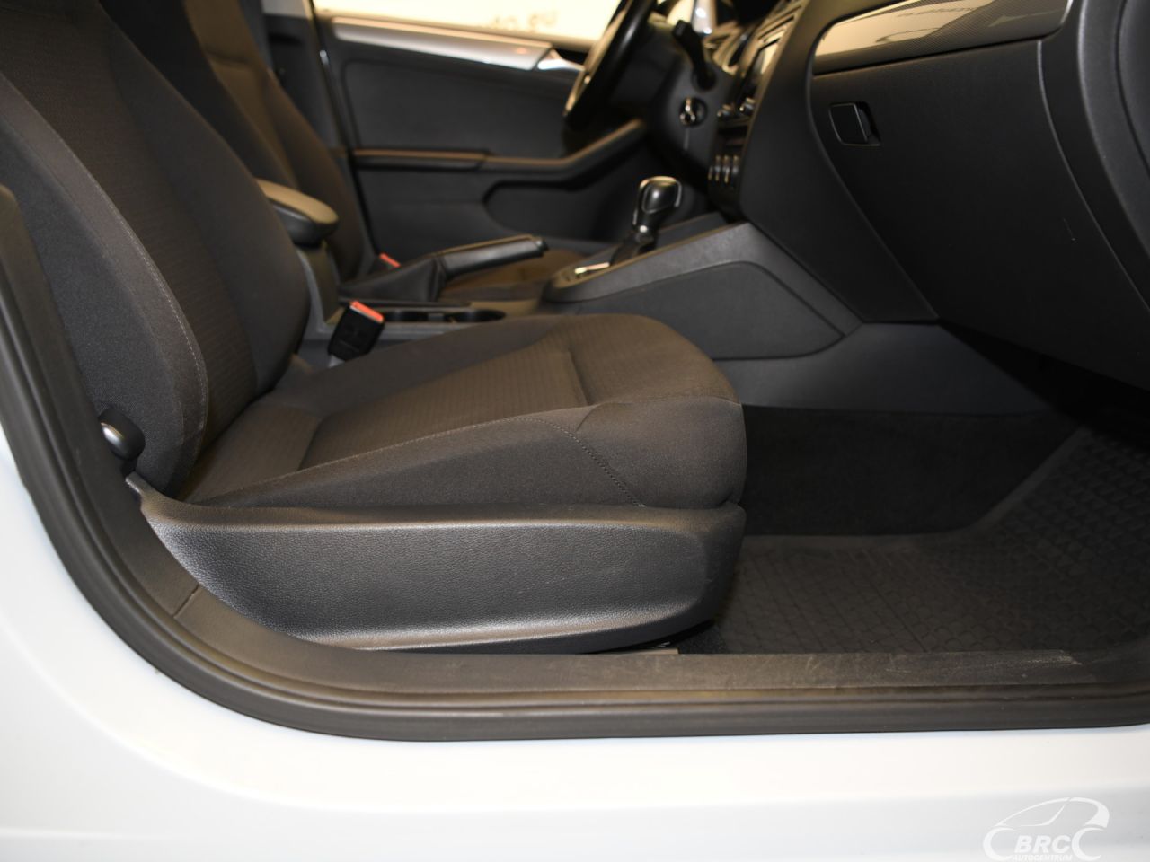 Volkswagen Jetta | 9