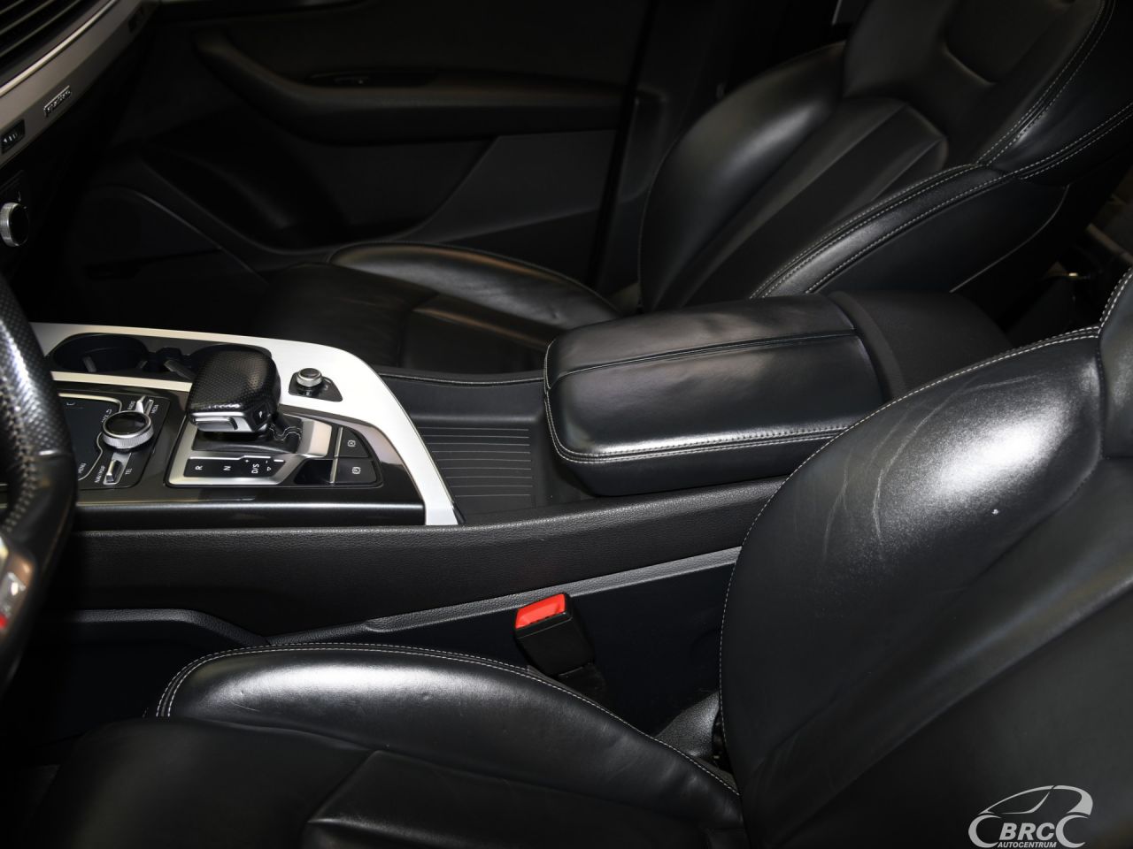 Audi Q7 | 26