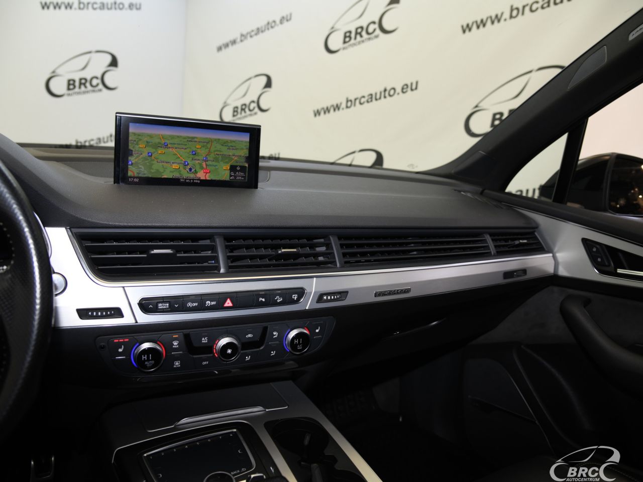 Audi Q7 | 29