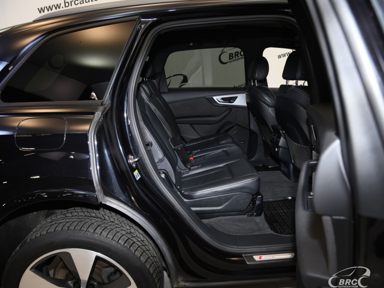 Audi Q7 | 10