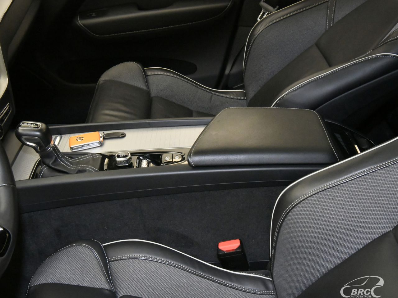 Volvo XC60 | 25
