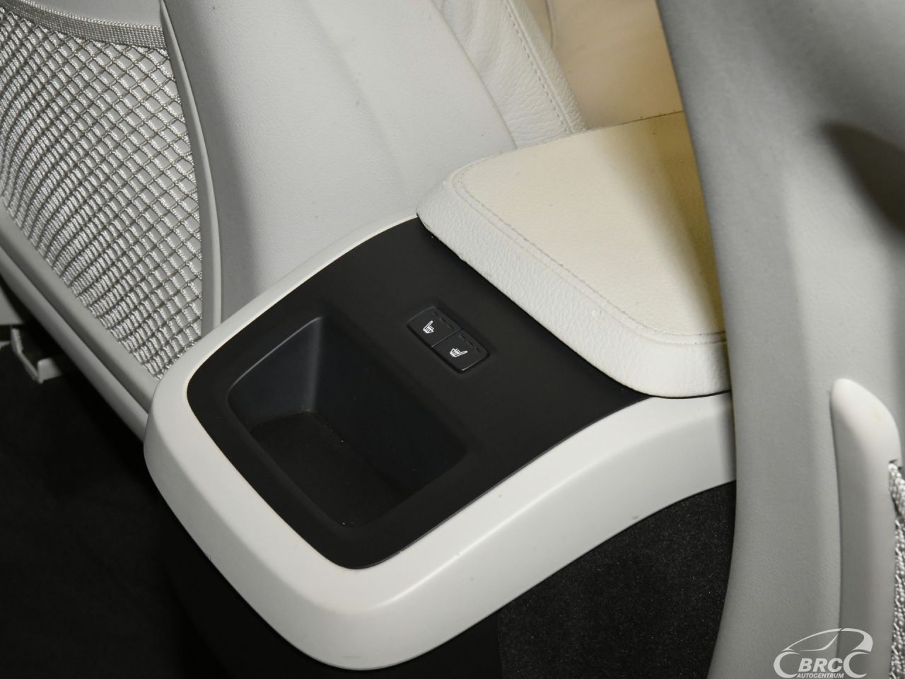 Volvo XC90 | 13