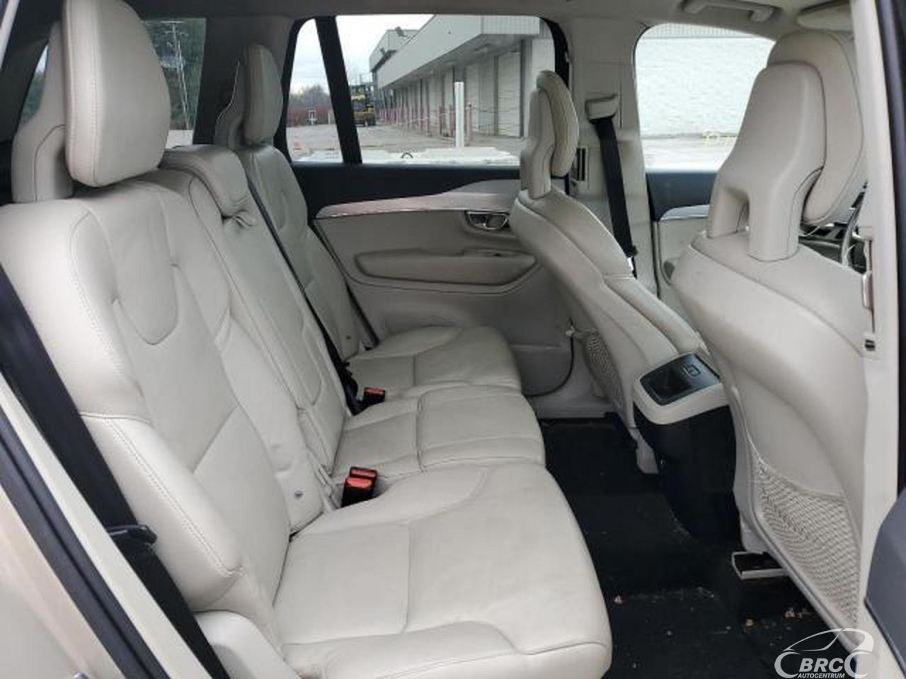 Volvo XC90 | 49