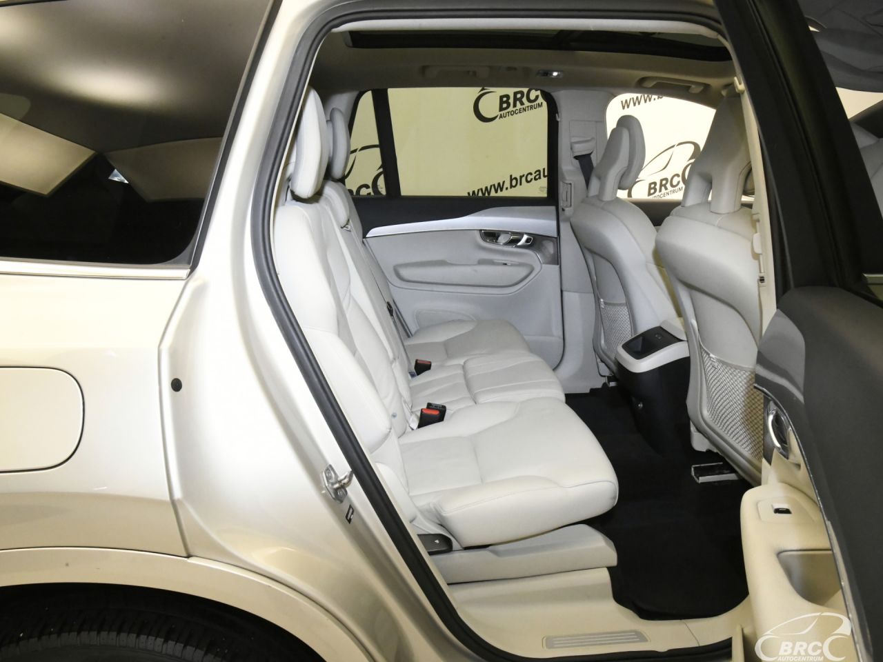 Volvo XC90 | 8