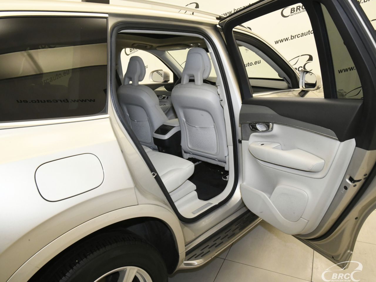 Volvo XC90 | 12