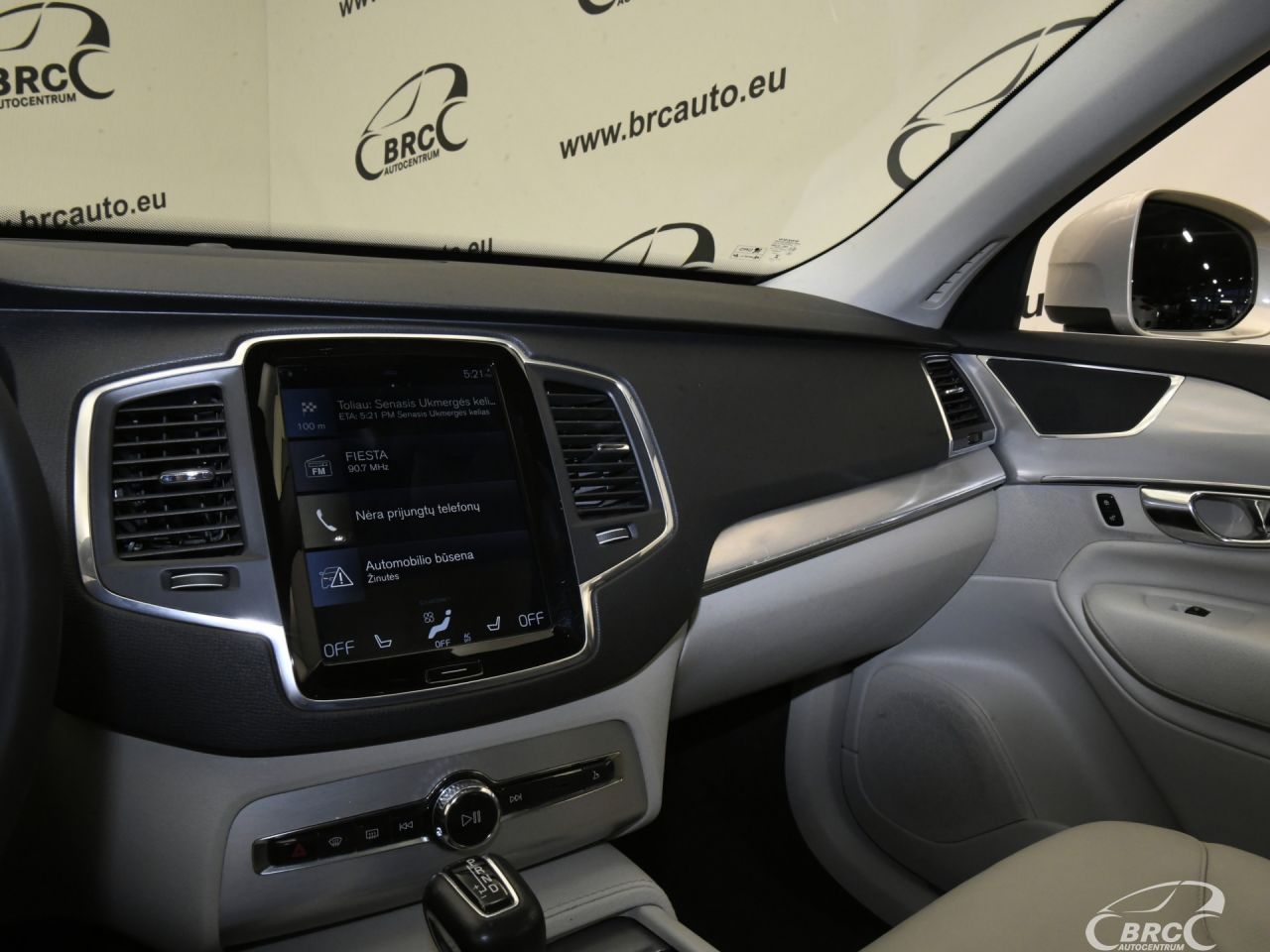 Volvo XC90 | 28